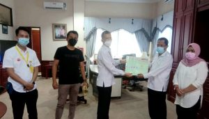 Kakan BPN Serahkan Sertifikat Tanah Aset Pemkab Parimo Ke Wabup