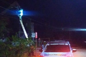 Sopir Truk Pengangkut Material di Kantor Gubernur Sulbar Kesetrum Listrik