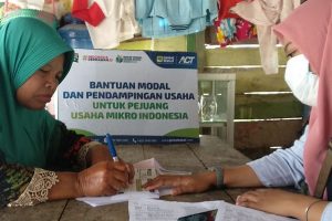 ACT Bantu Usaha Mikro dan Guru Honorer di Sulteng