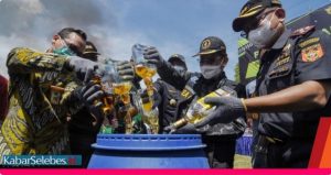 Bea Cukai Palu Musnahkan Ribuan Batang Rokok dan Miras Ilegal