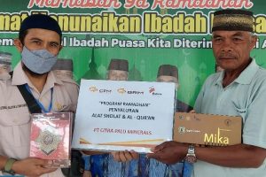 6 Kelurahan di Mantikulore dapat Bantuan Alqur’an dan Alat Shalat dari CPM