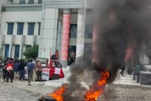 Unjuk Rasa Terkait Pemadaman Listrik, AMM Minta Kepala PLN Bungku Dicopot