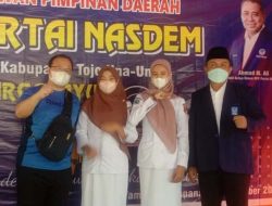 Dua Bidan Ini Dapat Penghargaan saat Peringatan Harlah NasDem di Touna