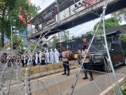 Skenario Polisi Cegah Reuni 212, Jalur ke Patung Kuda Dibarikade Kawat Duri
