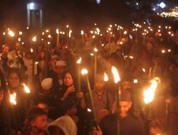Ribuan Masyarakat Parigi Semarakkan Pawai Obor Sambut Ramadhan