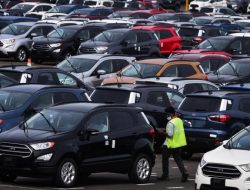 Pekerja India Lakukan Mogok Nasional