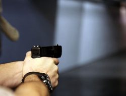 Polisi di Parimo Tembak Pelaku Pencurian saat di Kantor Polsek