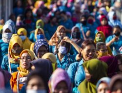Kemenaker: Pengusaha Wajib Bayar Pekerja Lembur Libur Nasional