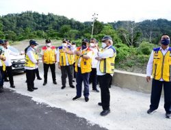 Menteri PUPR Tinjau Penanganan Longsor di Jalur Palu-Parigi