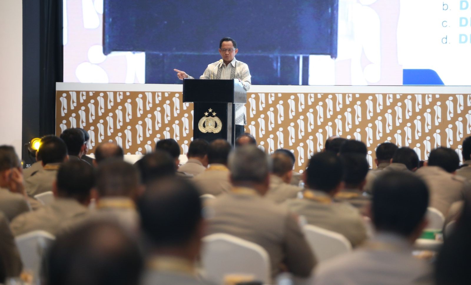 Pesan Mendagri ke Polri: Jaga Stabilitas Keamanan