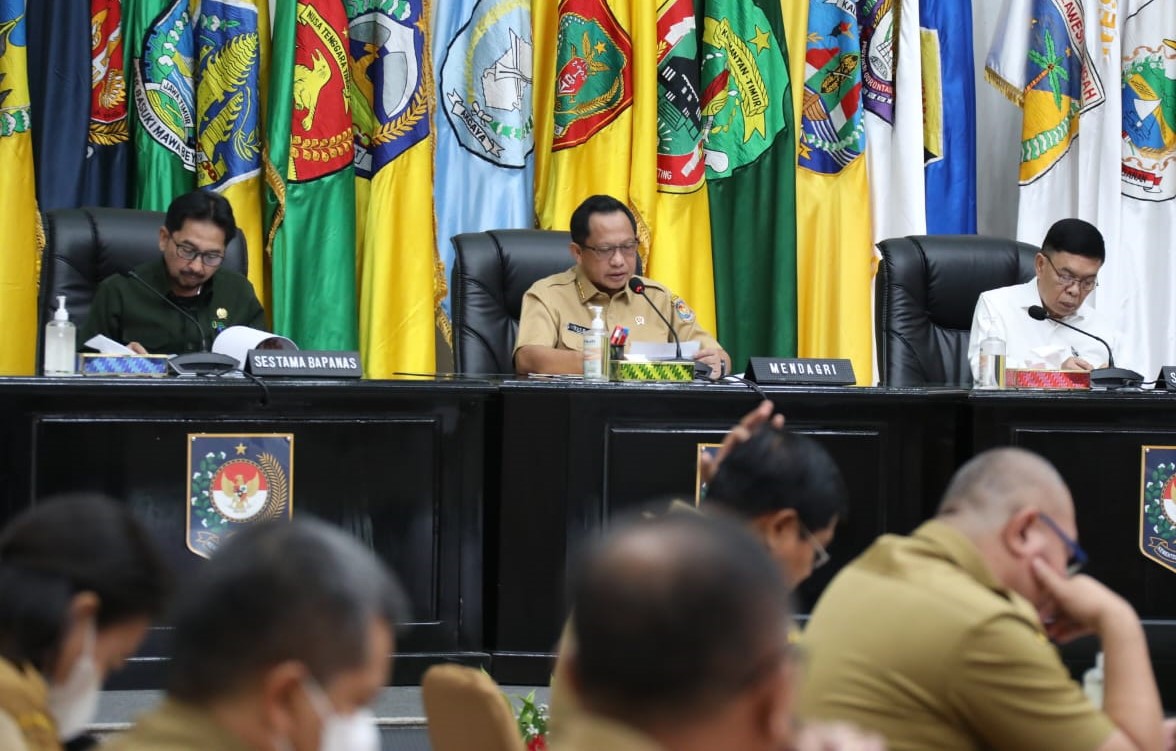 Menteri Tito: Pemda Perbanyak Beri Bansos di Bulan Ramadhan