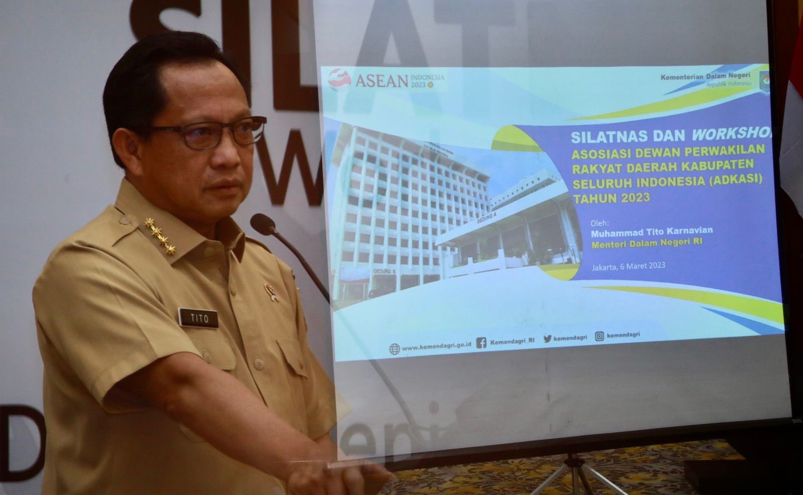 Menteri Tito: Tingkatkan PAD, DPRD Harus Jeli