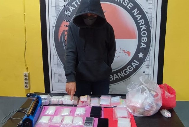 Ibu Muda di Banggai Ketahuan Menyimpan Ratusan Gram Sabu