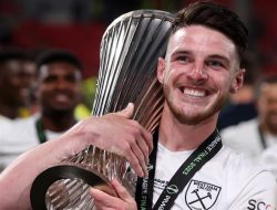 CEO West Ham Persilakan Declan Rice Pergi