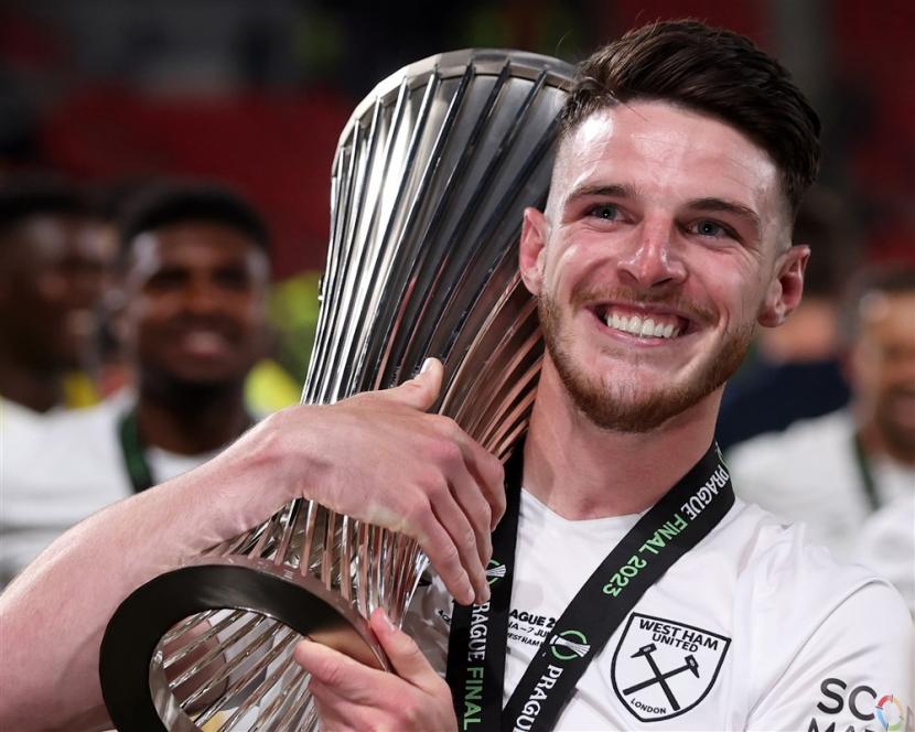 CEO West Ham Persilakan Declan Rice Pergi