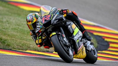 Valentino Rossi Berpeluang Bawa Bezzecchi ke Yamaha