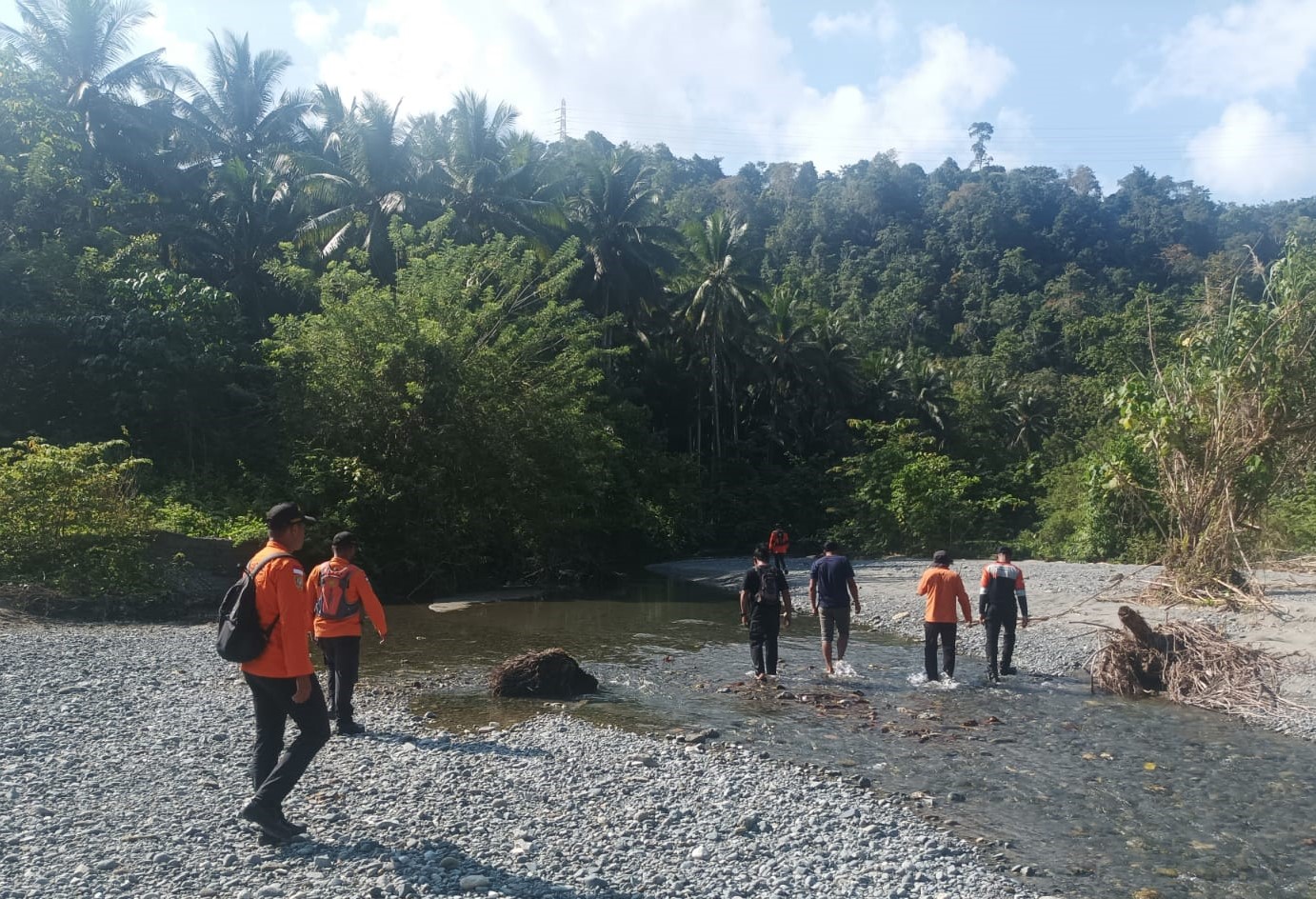Basarnas Hentikan Pencarian Pria Hilang saat Mencari Kayu Bakar di Banggai