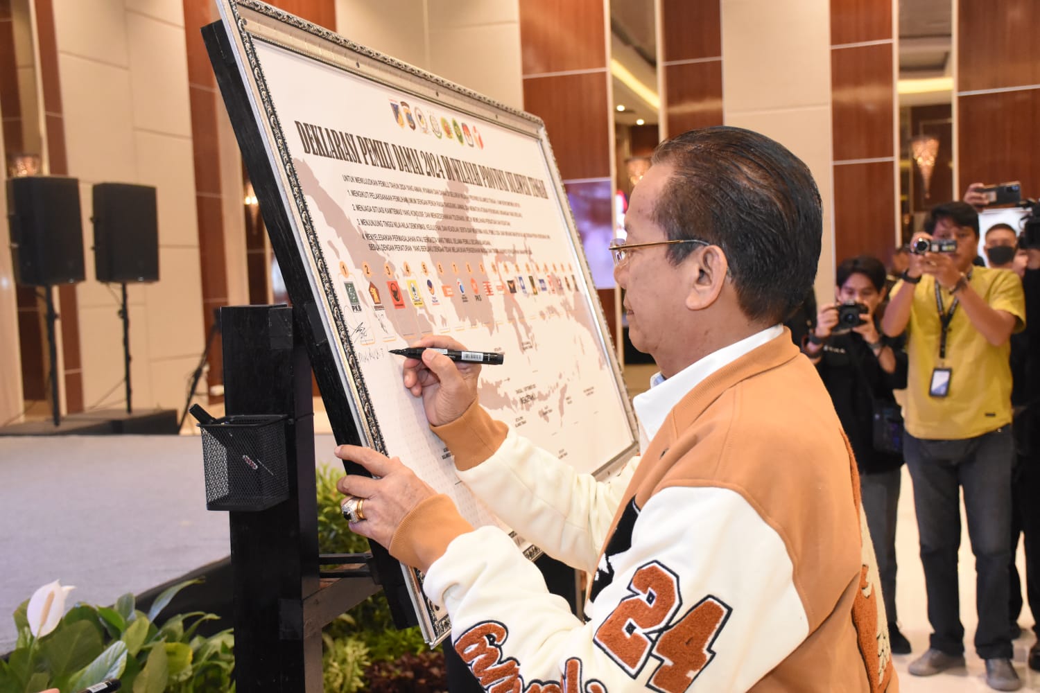 17 Parpol Menandatangani Deklarasi Pemilu Damai 2024