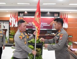Kapolda Sulteng Beri Penghargaan Polres Terbaik Penyelesaian Kasus