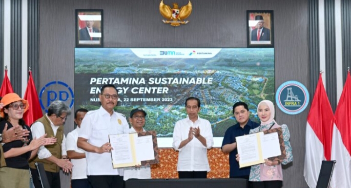 Disaksikan Presiden, Pertamina dan Otorita IKN Tandatangani Kerja Sama