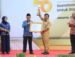 Kemendagri Terima Penghargaan BPS Award 2023
