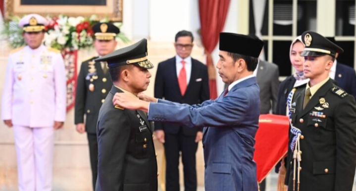 Presiden Jokowi Melantik Agus Subiyanto sebagai KSAD
