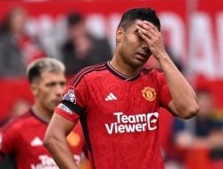 Ratcliffe Berpeluang Lepas Casemiro dan Varane Jika Sudah Beli Saham MU
