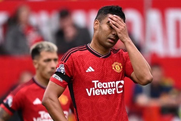 Ratcliffe Berpeluang Lepas Casemiro dan Varane Jika Sudah Beli Saham MU