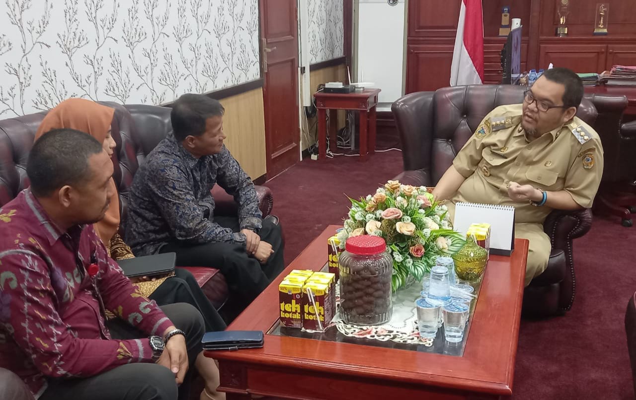 OJK Sulteng Temui Pj Bupati Parigi Moutong, Bahas Rencana Kerja