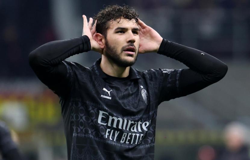 Theo Hernandez Lega Milan Lalui Laga Sulit Kontra Napoli