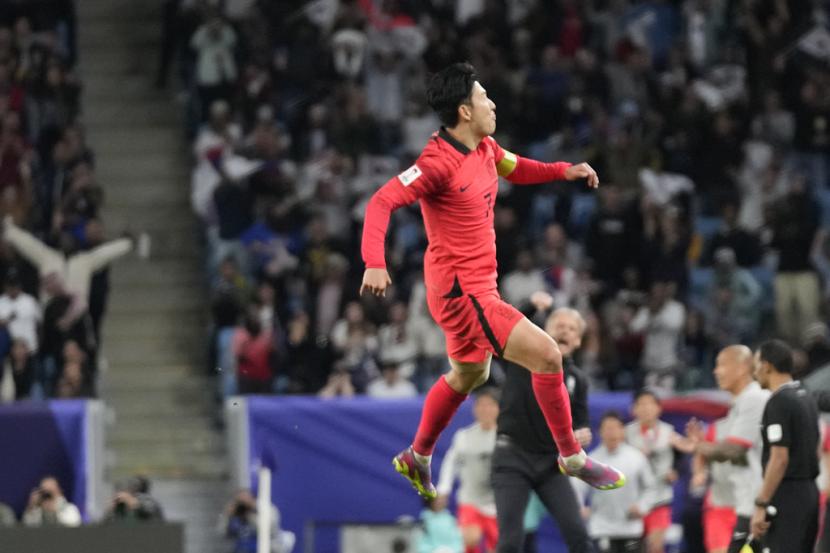 Tendangan Bebas Son Heung-min Pastikan Korea Selatan ke Semifinal Piala Asia