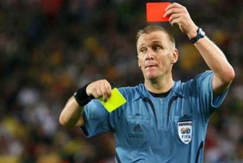Sepak Bola Terus Dipaksa untuk Gunakan Kartu Biru, Apa Fungsinya?