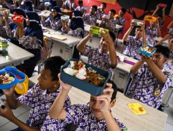 Lelucon Makan Siang Gratis