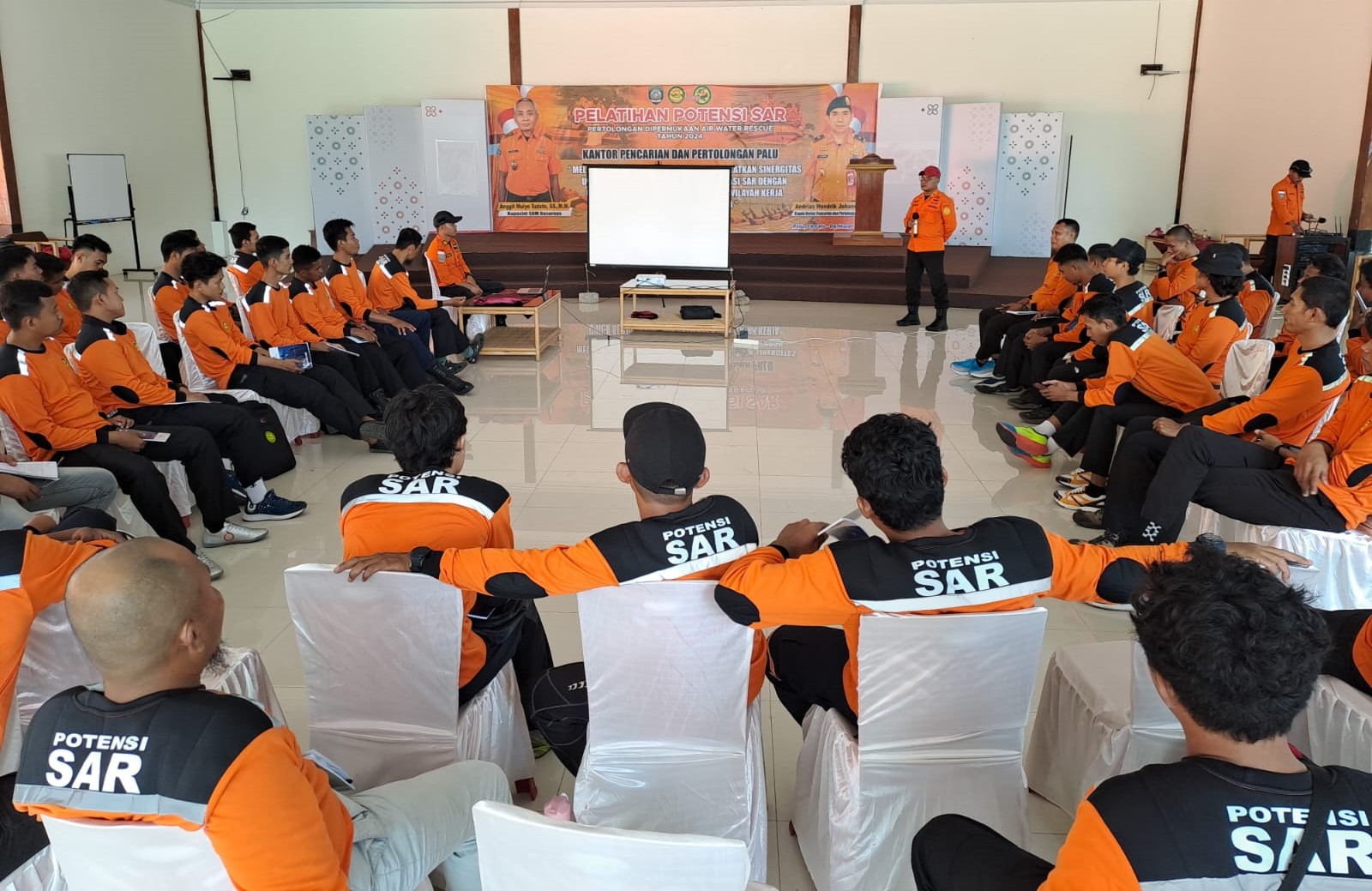 51 Potensi SAR Basarnas Palu Diberikan Pelatihan Pertolongan di Permukaan Air