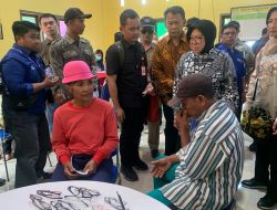 Menteri Sosial Janjikan Masyarakat Penderita Katarak di Parigi Moutong Operasi Gratis