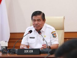 Sekjen Kemendagri: Pemda Harus Membayar THR Tepat Waktu