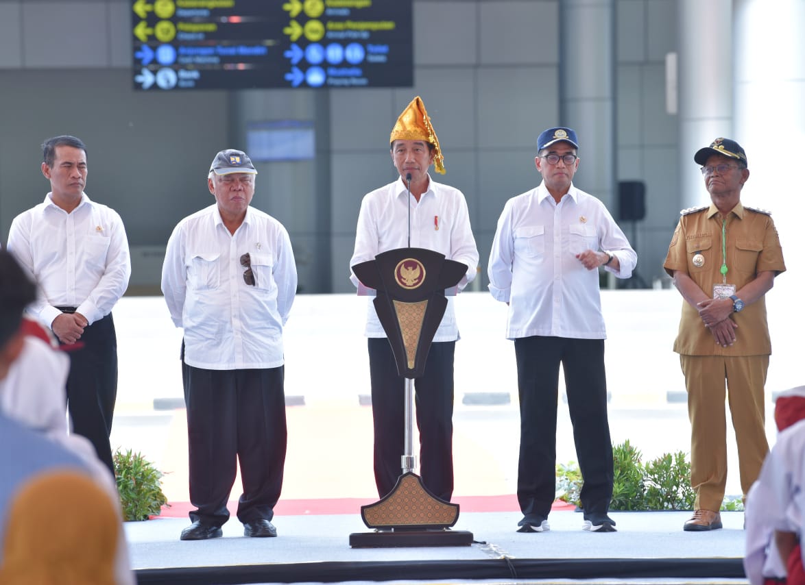 Presiden Jokowi Resmikan Empat Bandar Udara di Sulawesi
