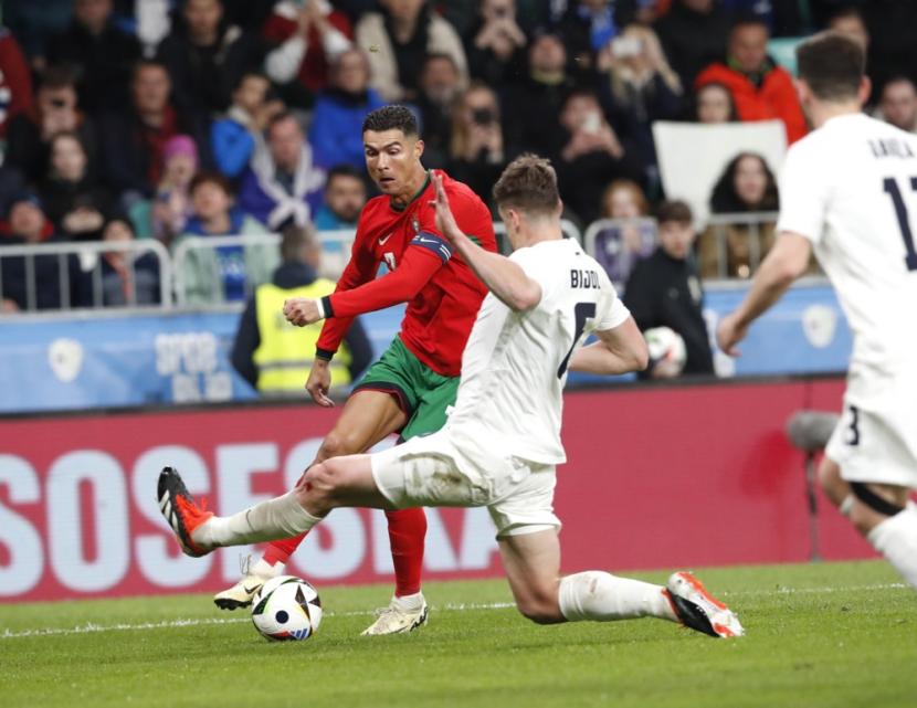 Ronaldo Starter, tapi Portugal Kalah 0-2 di Kandang Slovenia