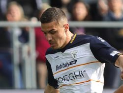 Alasan Penyerang Lecce Dikartu Merah pada Babak Pertama Lawan AC Milan