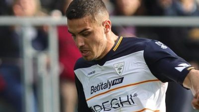 Alasan Penyerang Lecce Dikartu Merah pada Babak Pertama Lawan AC Milan