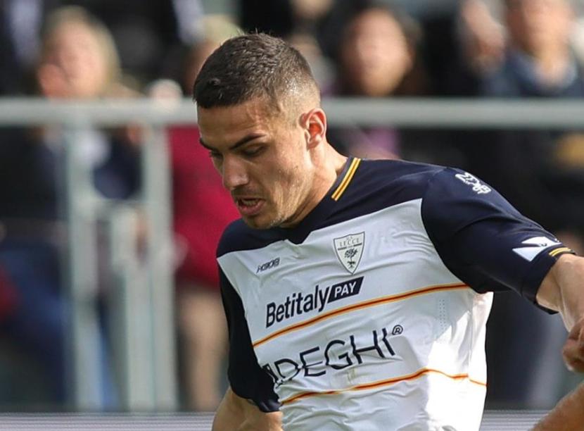 Alasan Penyerang Lecce Dikartu Merah pada Babak Pertama Lawan AC Milan