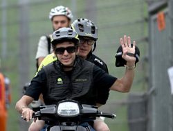 Valentino Rossi Sabar Segera Balapan Mobil Berjam-Jam di Le Mans