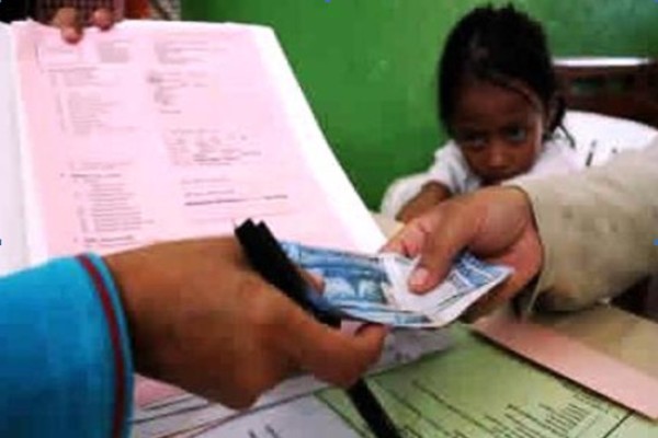 SMP Negeri 2 Parigi Diduga Perjual Belikan LKS