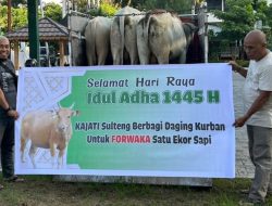 Kejati Sulteng Salurkan 832 Kilogram Daging Kurban