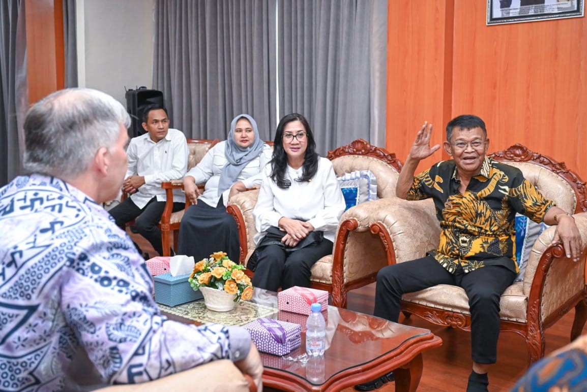 Konjen AS John McDaniel dan Gubernur Sulteng Bahas Peluang Kerja Sama