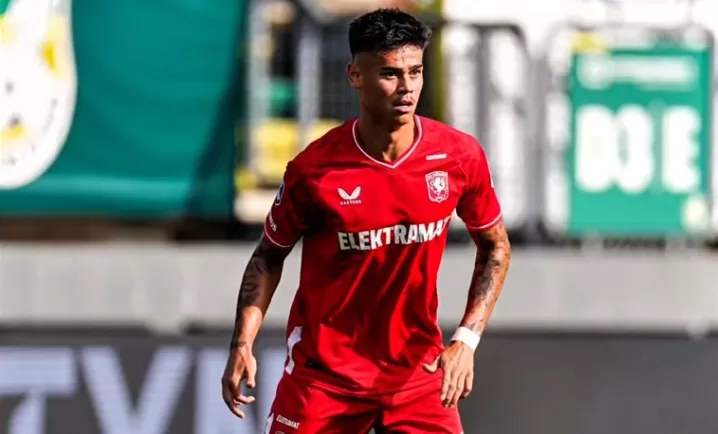 Mees Hilgers: Twente Tak Boleh Hormati MU Berlebihan