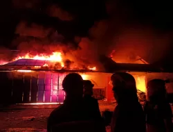 13 Los Pasar Sentral Parigi Terbakar, Diduga Akibat Korsleting Listrik