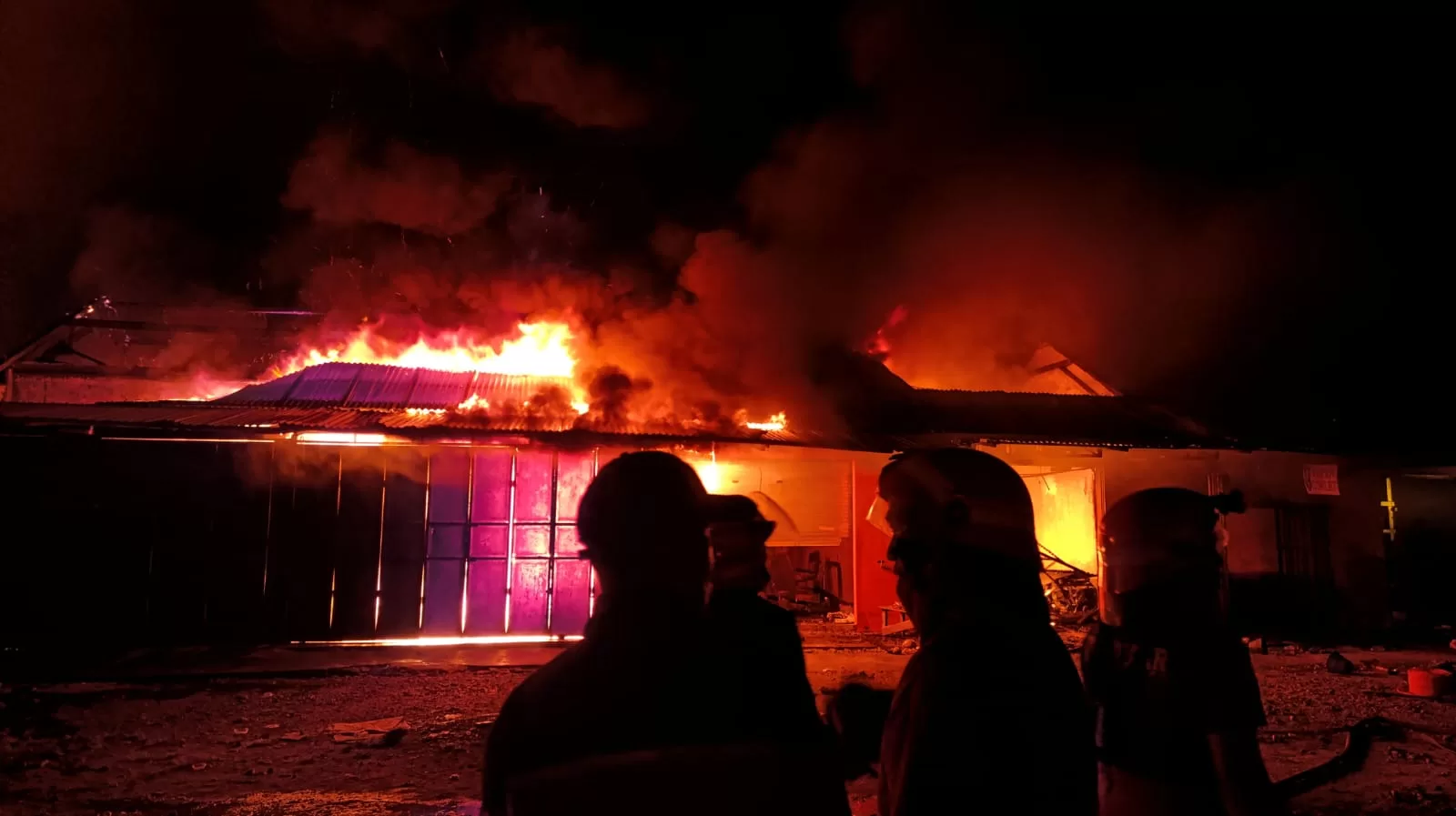 13 Los Pasar Sentral Parigi Terbakar, Diduga Akibat Korsleting Listrik