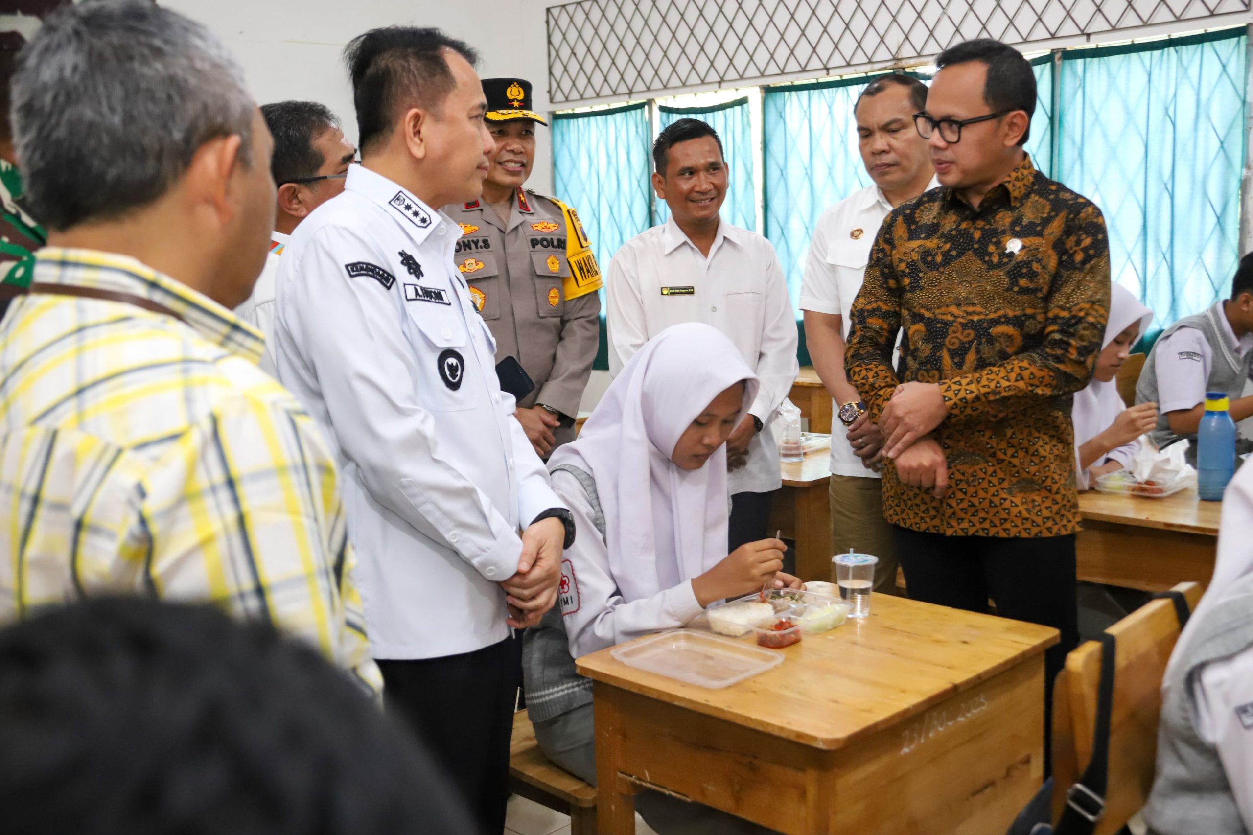 Kemendagri: Program Makan Bergizi Gratis Dimulai Januari 2025