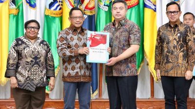 Mendagri Serahkan DIPA 2025, Tekankan Dukungan Penuh untuk Asta Cita Presiden